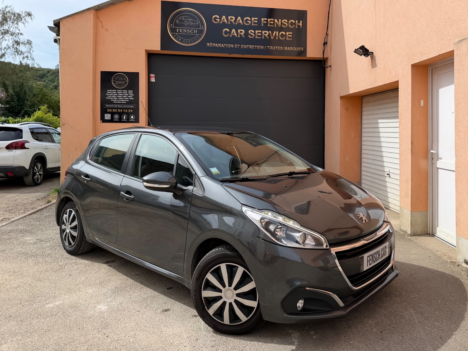 Peugeot 208 Phase 2 1.6 BlueHDi 100 ch – 2015 d'occasion chez Fensch Car Service à Nilvange