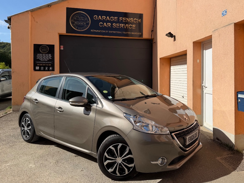 Peugeot 208 1.6 HDi 92 ch – 2013 — photo 1