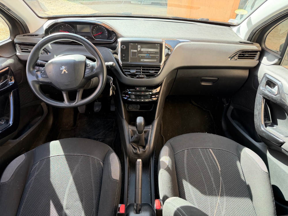 Peugeot 208 1.6 HDi 92 ch – 2013 — photo 6