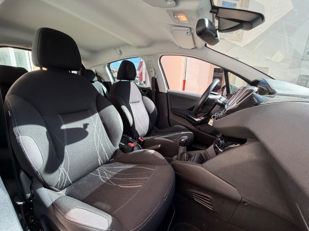 Peugeot 208 1.6 HDi 92 ch – 2013 — photo 5