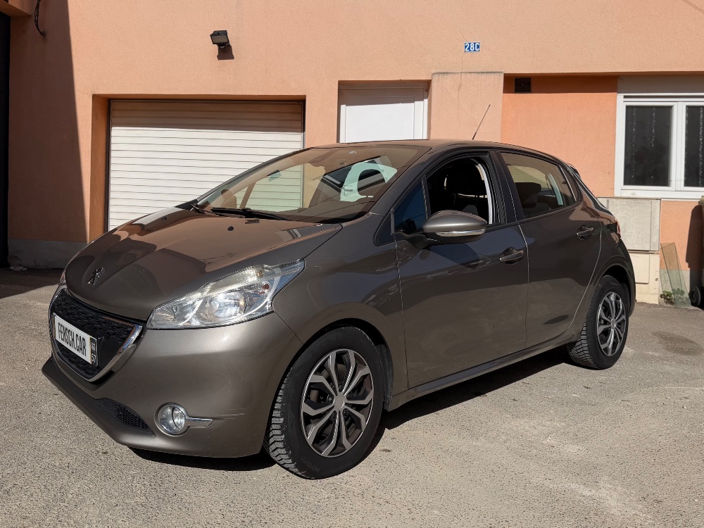 Peugeot 208 1.6 HDi 92 ch – 2013 — photo 3